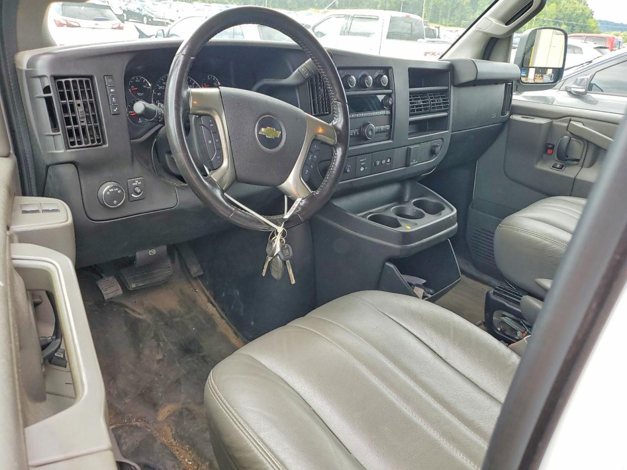 2019 Chevrolet Express G2500 - zdjęcie 8