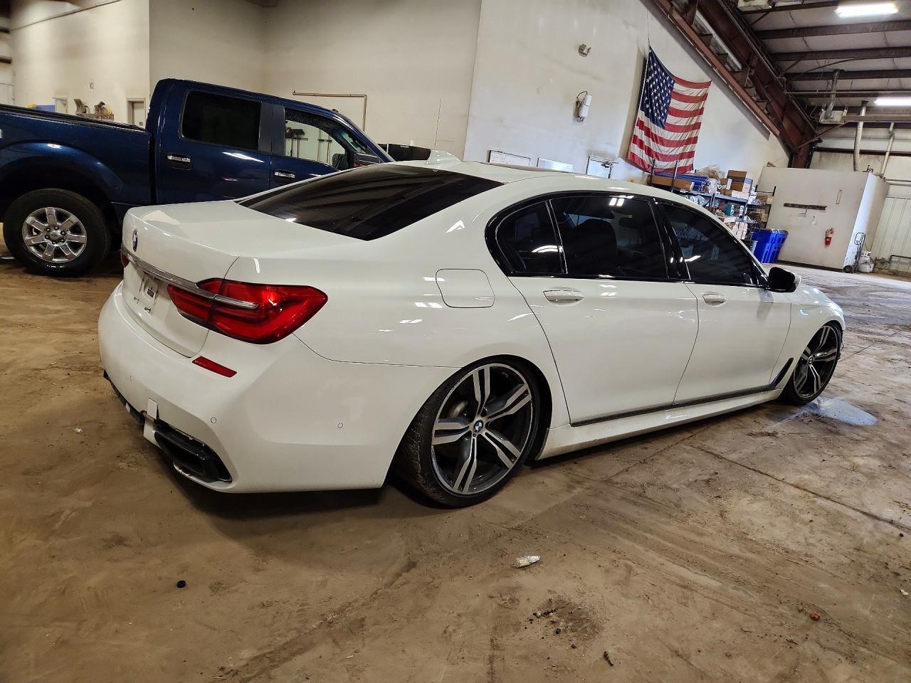 2017 BMW 740 I - zdjęcie 3
