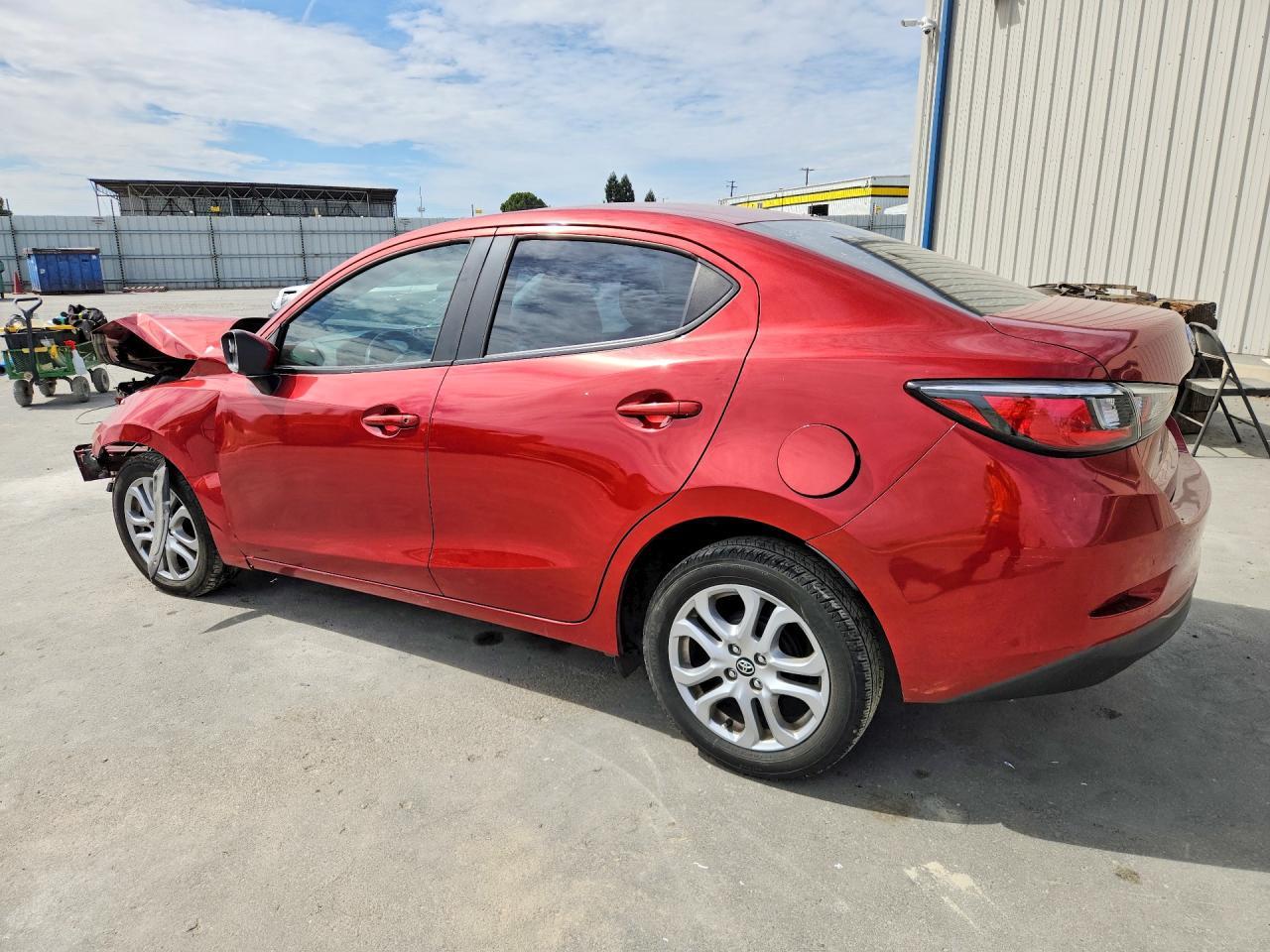 2018 Toyota Yaris Ia Base - zdjęcie 2