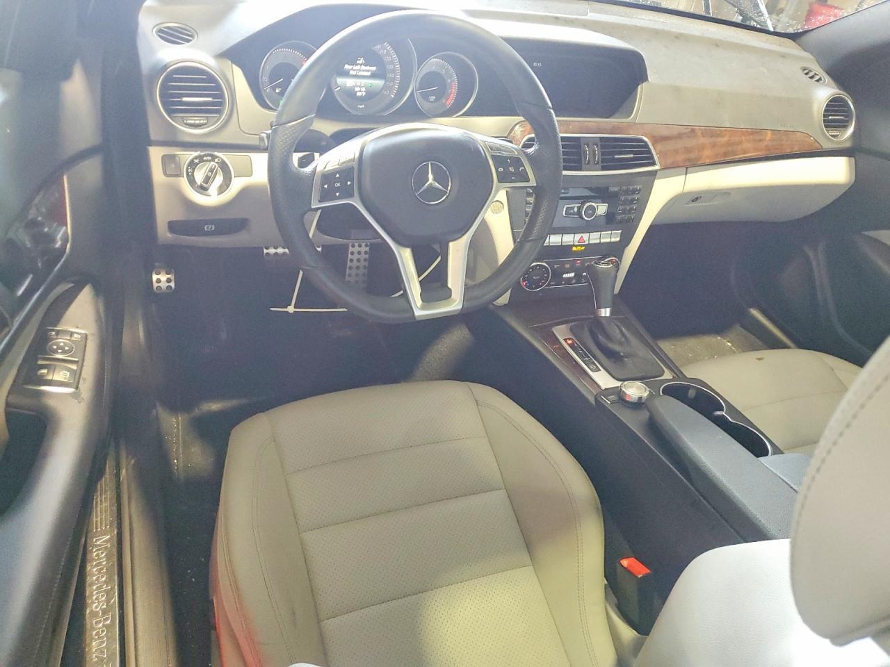 2014 Mercedes-Benz C 250 - zdjęcie 8