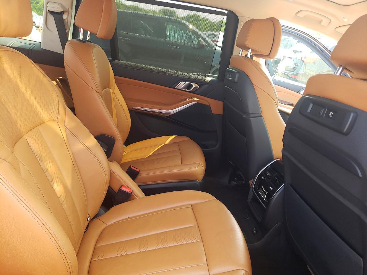 2022 BMW X7 xDrive40I - zdjęcie 11