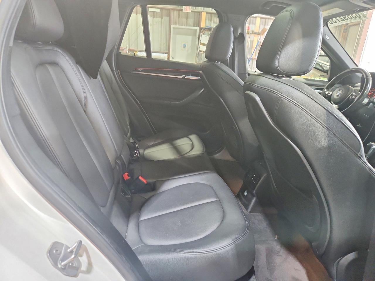 2016 BMW X1 xDrive28I - zdjęcie 11