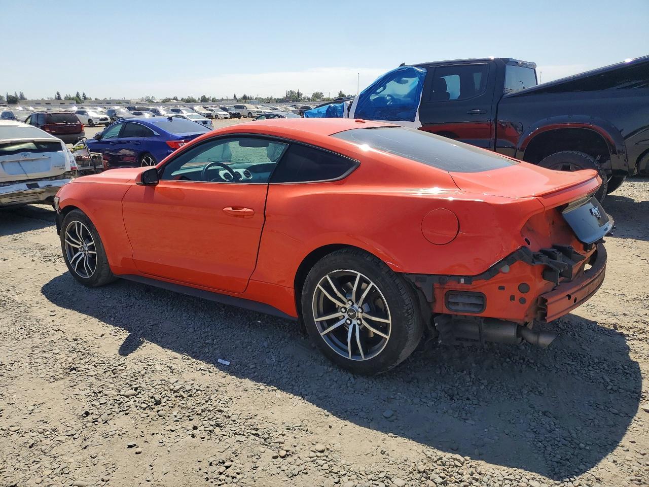 2016 Ford Mustang - zdjęcie 2