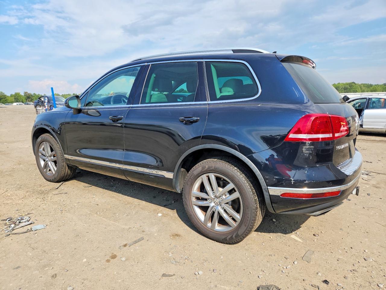 2015 Volkswagen Touareg V6 - zdjęcie 2