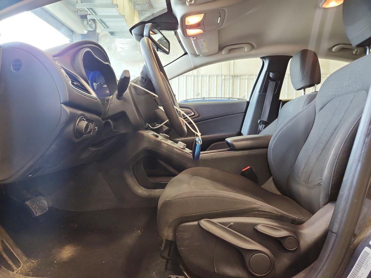 2016 Chrysler 200 Limited - zdjęcie 7
