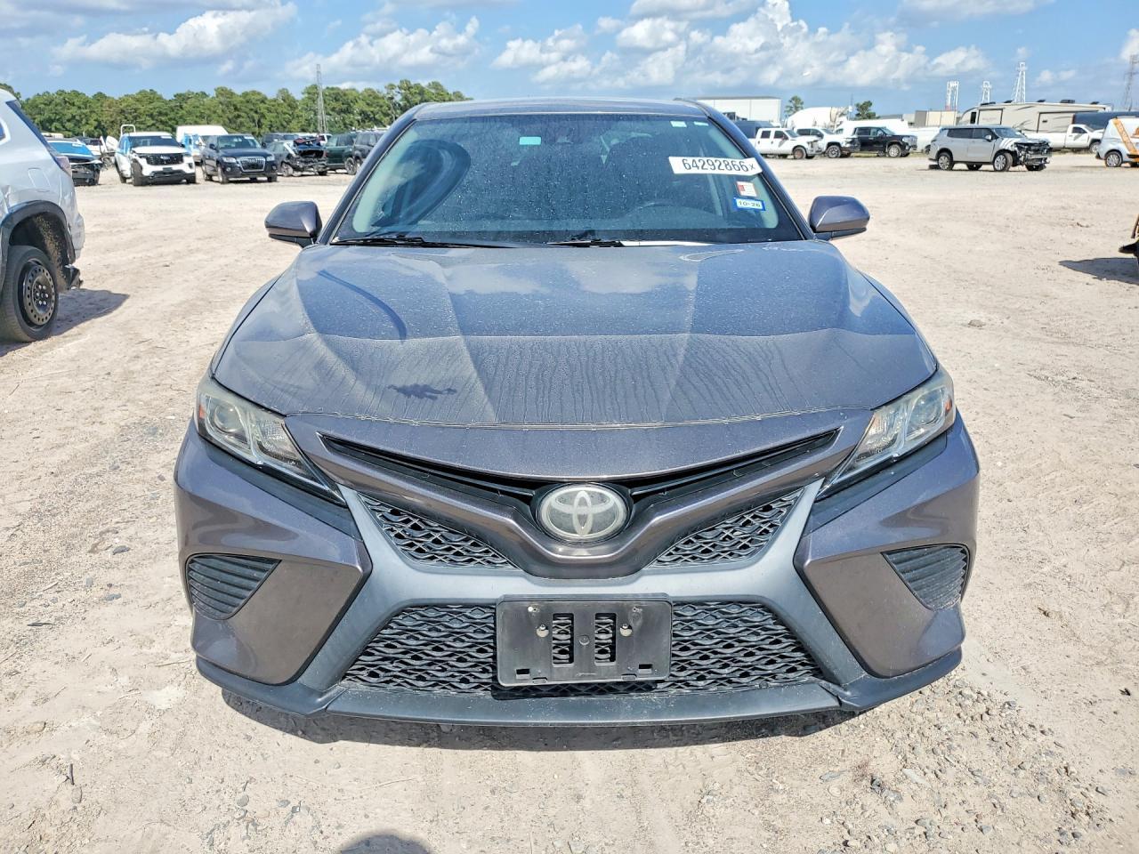 2020 Toyota Camry Se - zdjęcie 5
