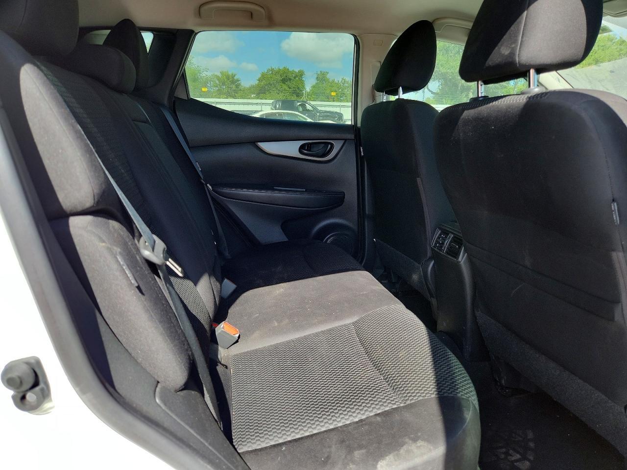 2020 Nissan Rogue Sport S - zdjęcie 10