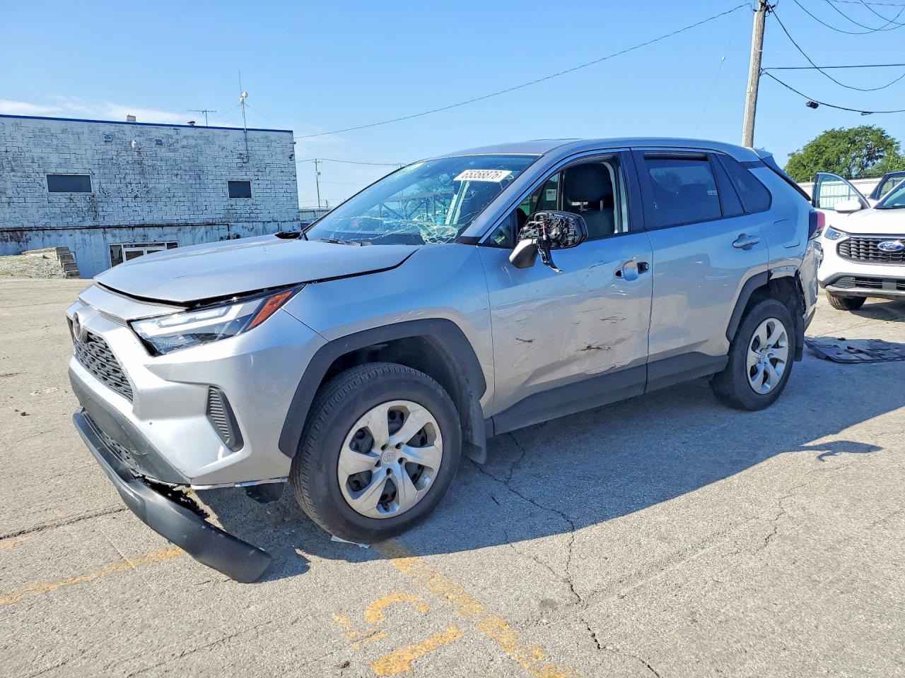 2025 Toyota Rav4 Le - zdjęcie główne