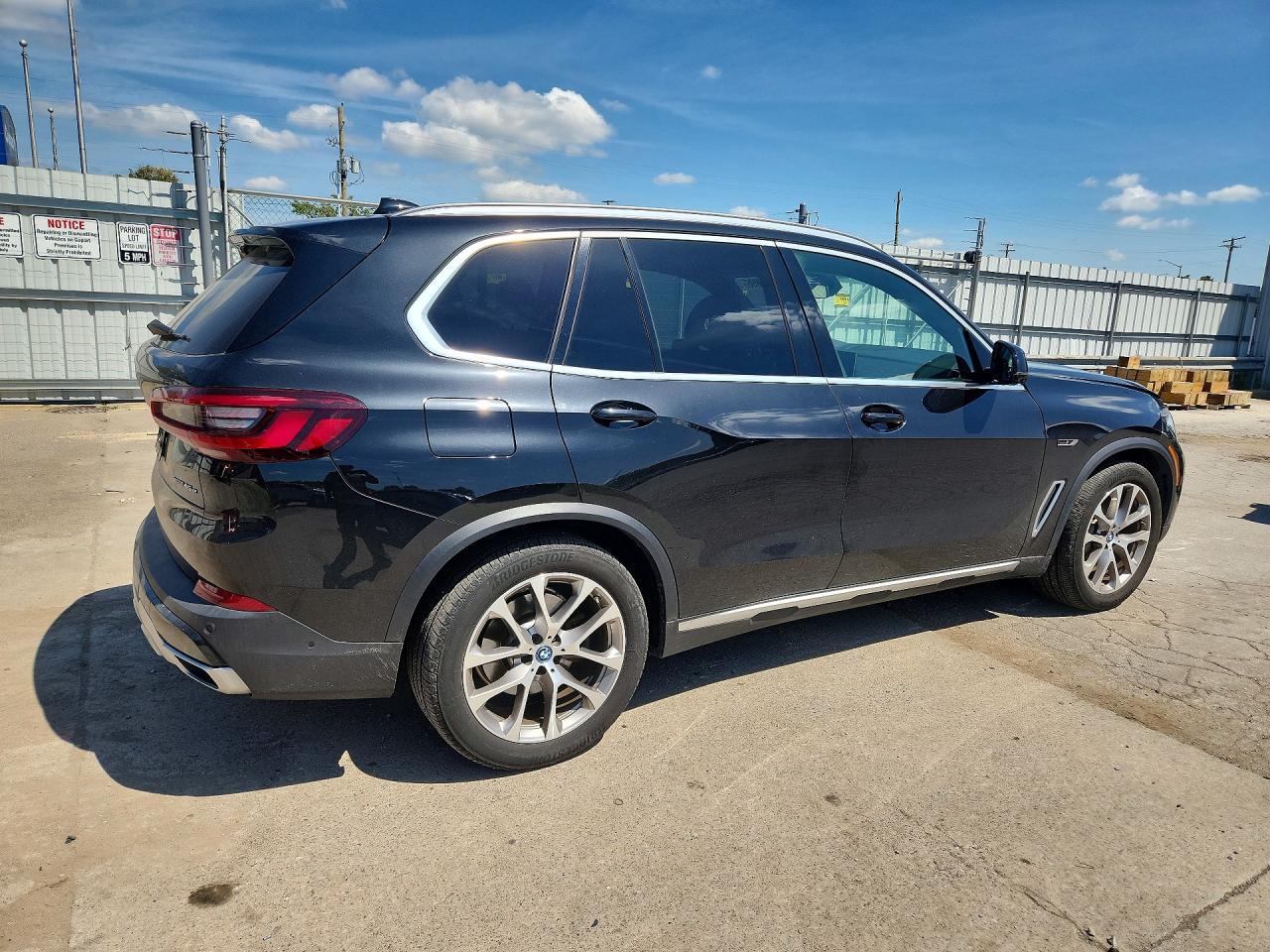 2022 BMW X5 xDrive45E - zdjęcie 3