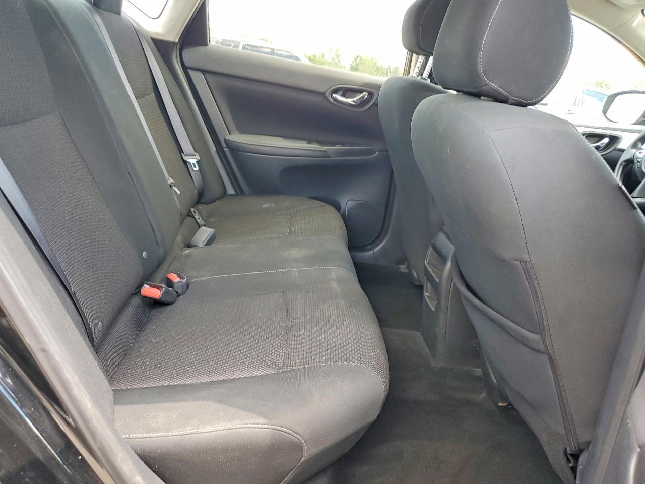 2019 Nissan Sentra S - zdjęcie 10