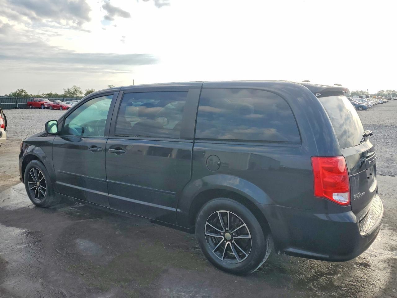 2017 Dodge Grand Caravan Se - zdjęcie 2