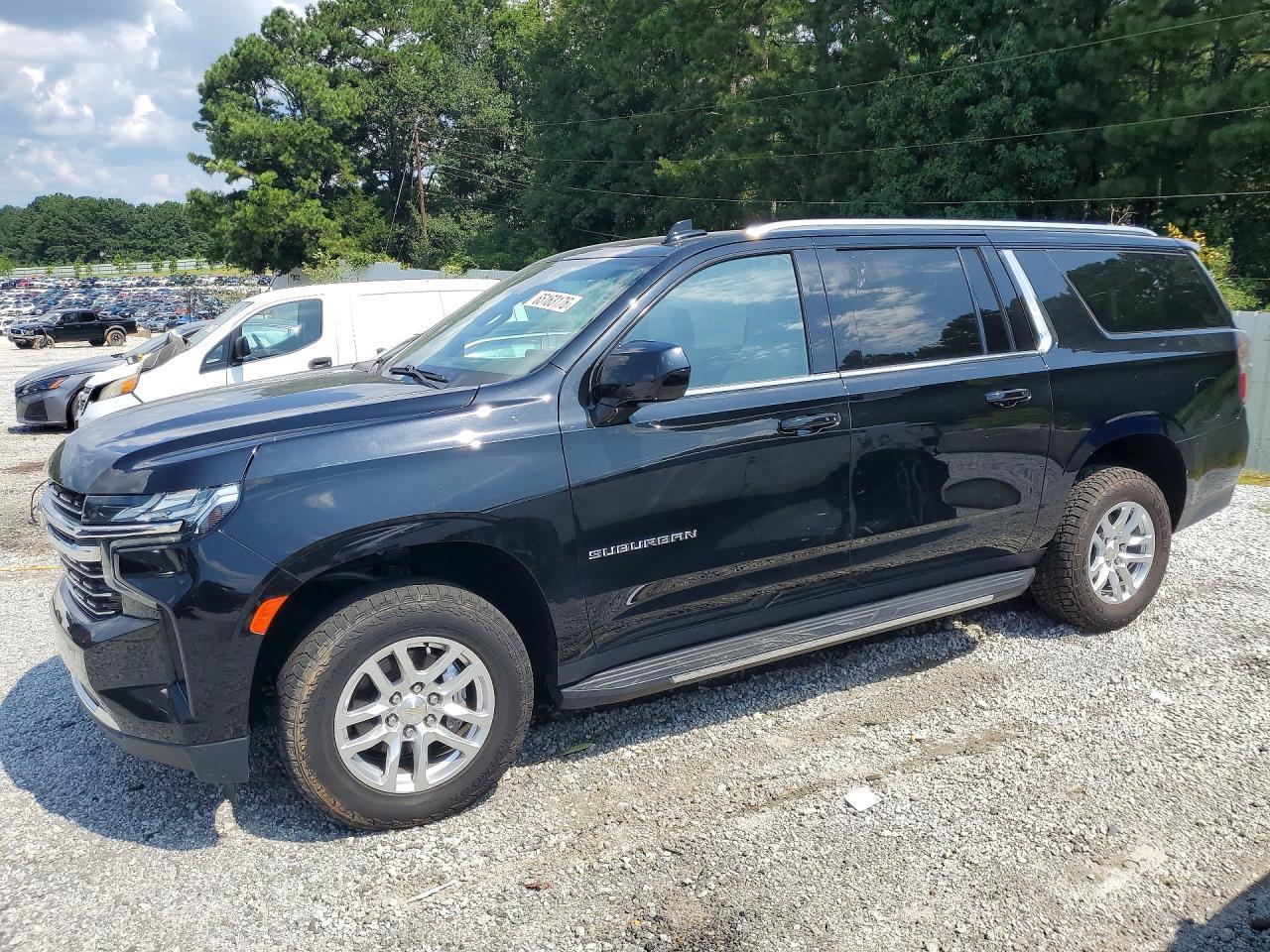2021 Chevrolet Suburban C1500 Lt - zdjęcie główne