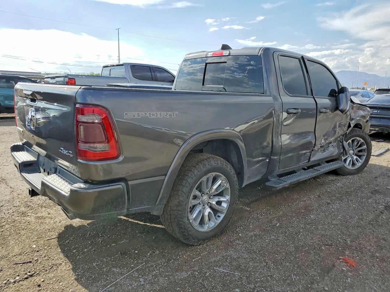 2020 Ram 1500 Laramie - zdjęcie 3