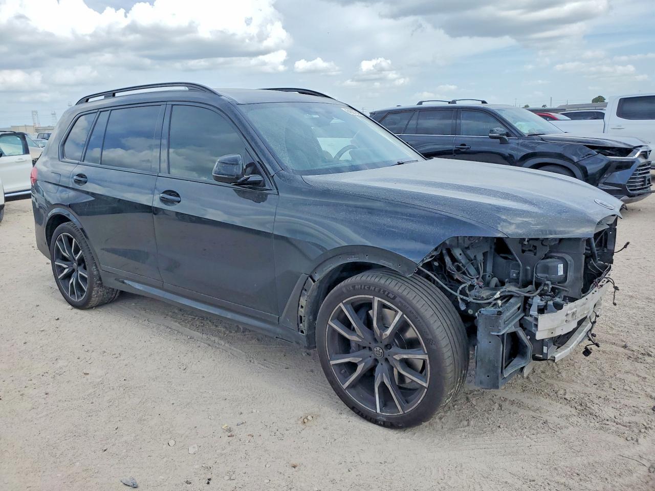 2019 BMW X7 xDrive50I - zdjęcie 4