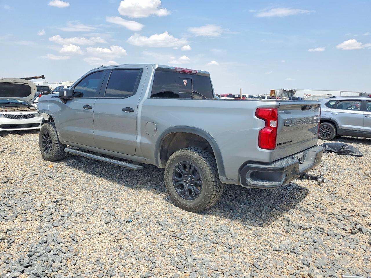 2024 Chevrolet Silverado K1500 Zr2 - zdjęcie 2