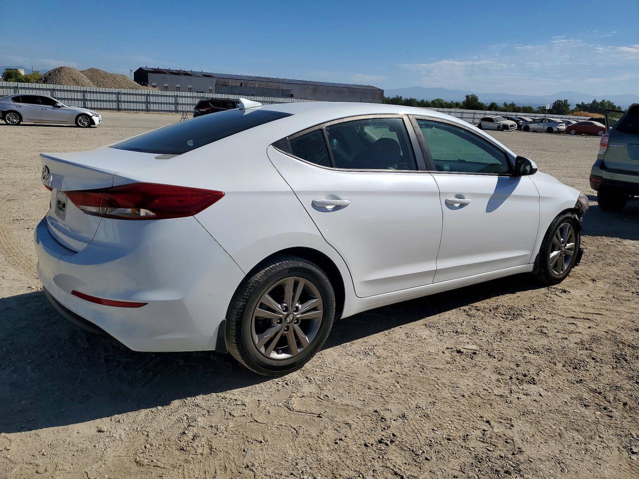 2018 Hyundai Elantra Sel - zdjęcie 3