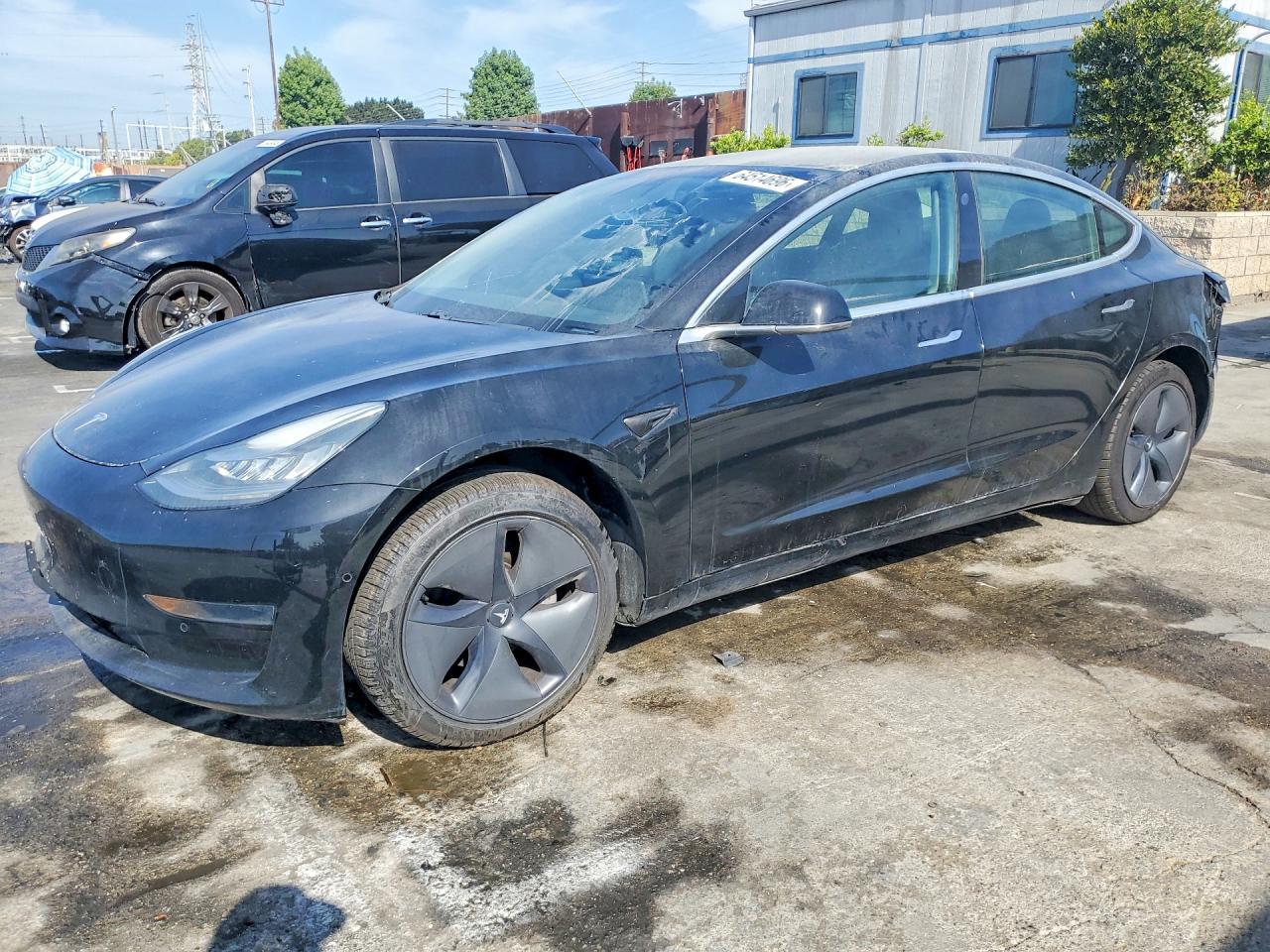 2020 Tesla Model 3 - zdjęcie główne