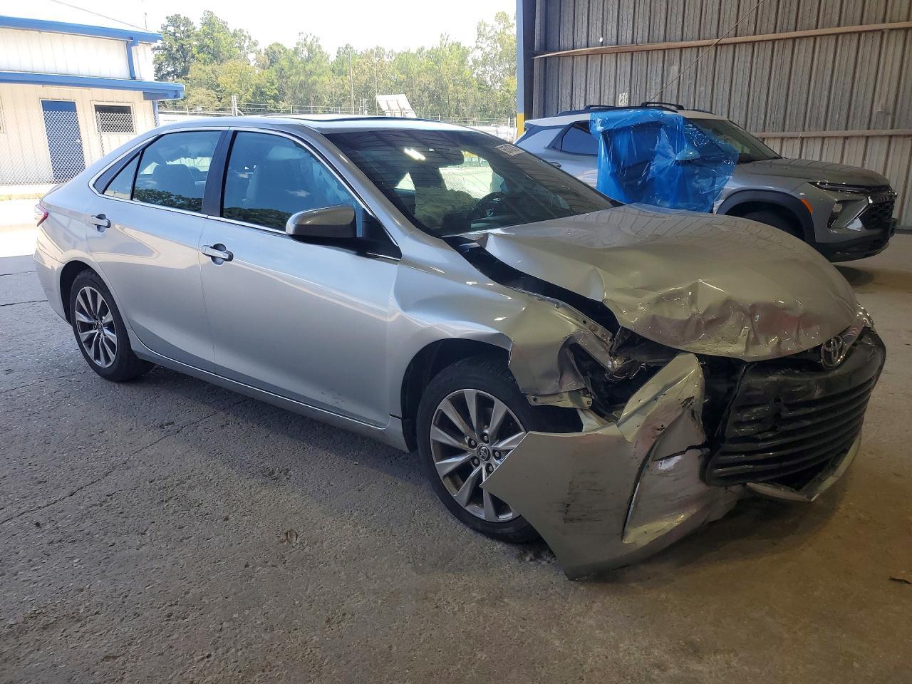 2016 Toyota Camry Xle - zdjęcie 4