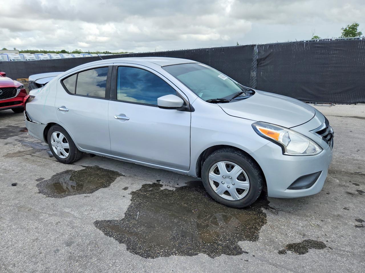 2019 Nissan Versa Sv - zdjęcie 4