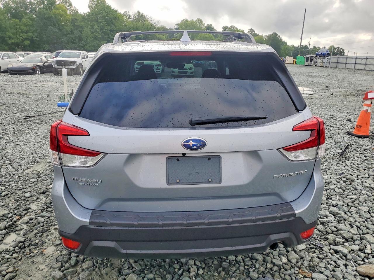 2021 Subaru Forester Premium - zdjęcie 6