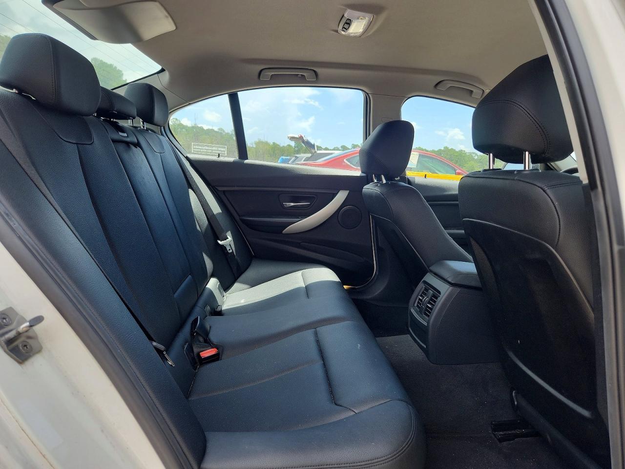 2015 BMW 320 I xDrive - zdjęcie 10