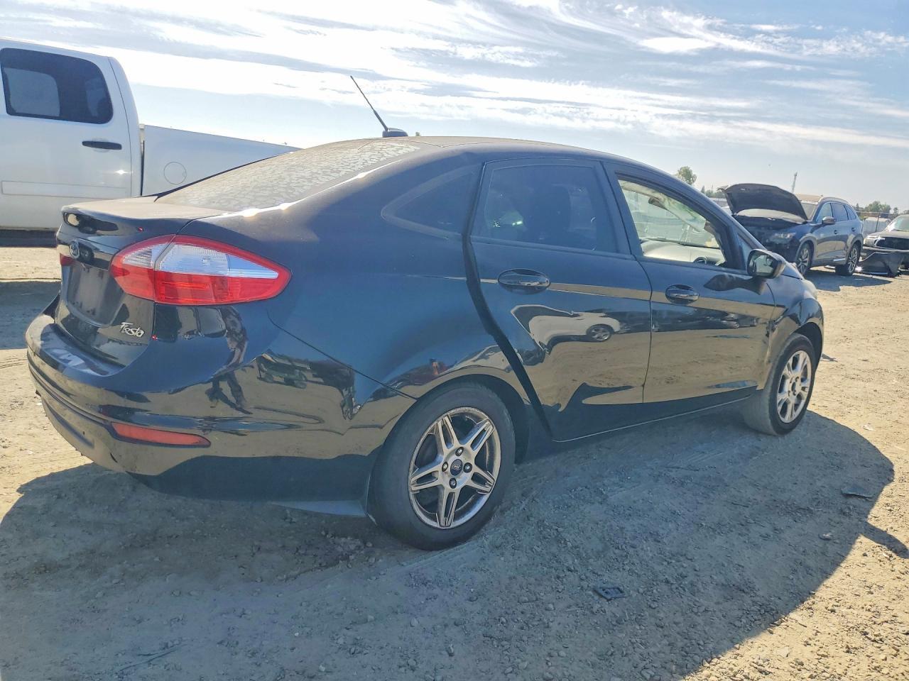 2018 Ford Fiesta Se - zdjęcie 3