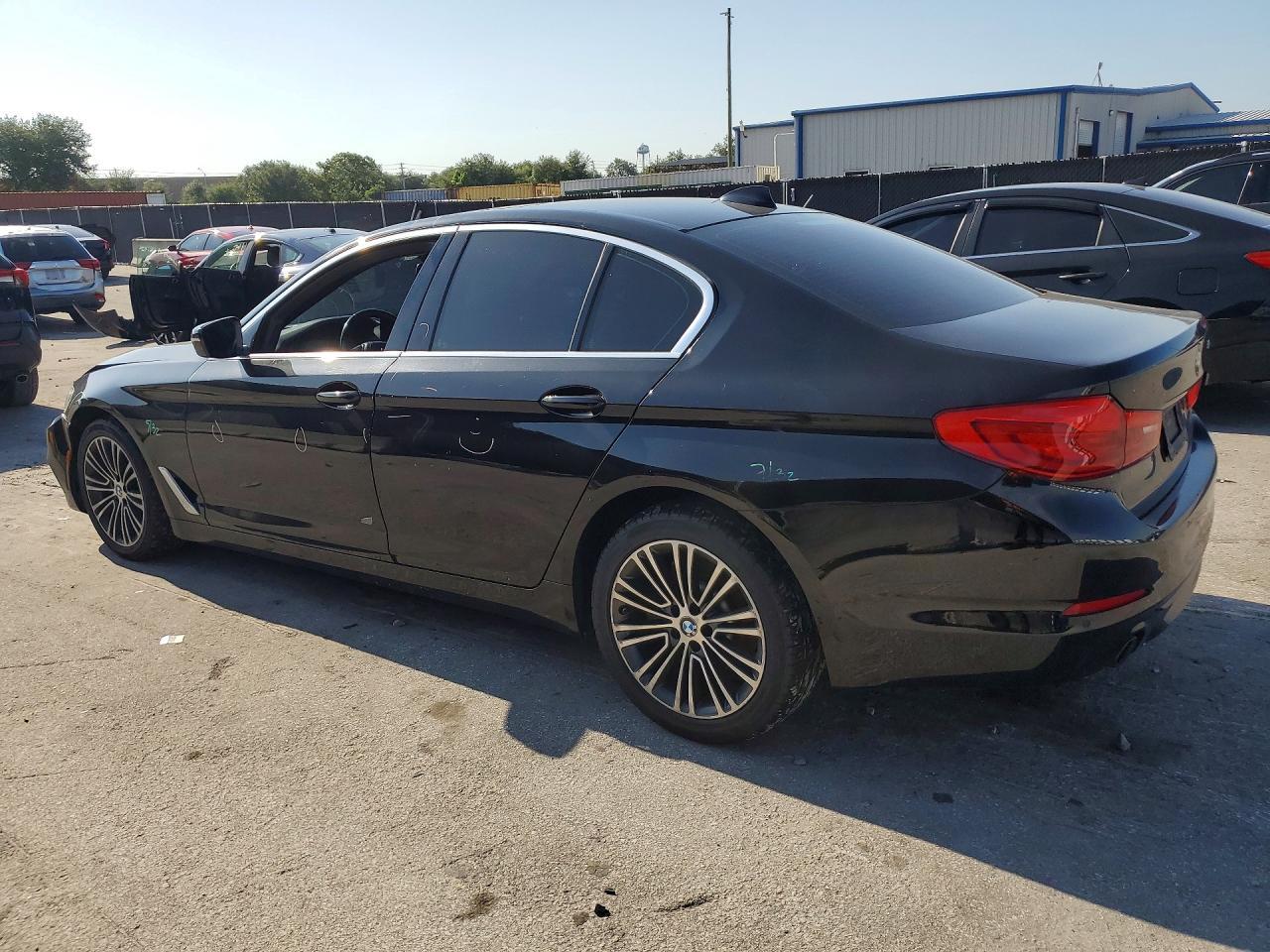 2019 BMW 530 I - zdjęcie 2