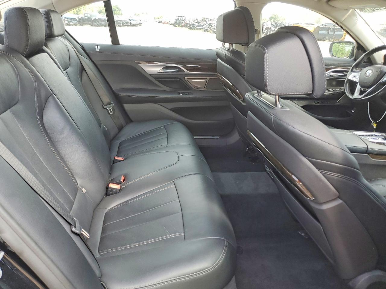 2020 BMW 740 Xi - zdjęcie 10