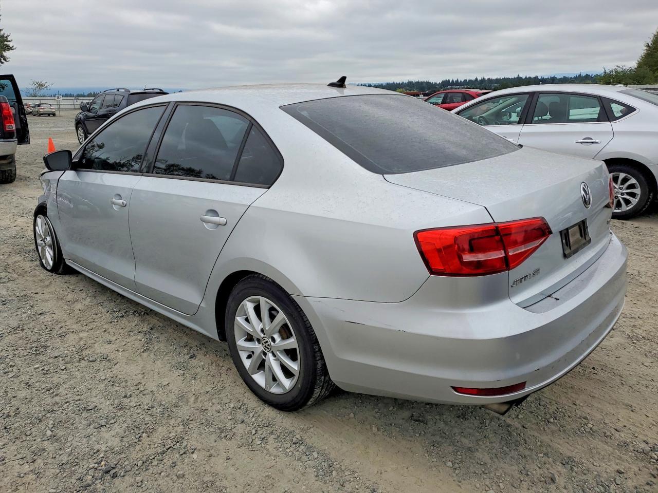2015 Volkswagen Jetta Se - zdjęcie 2