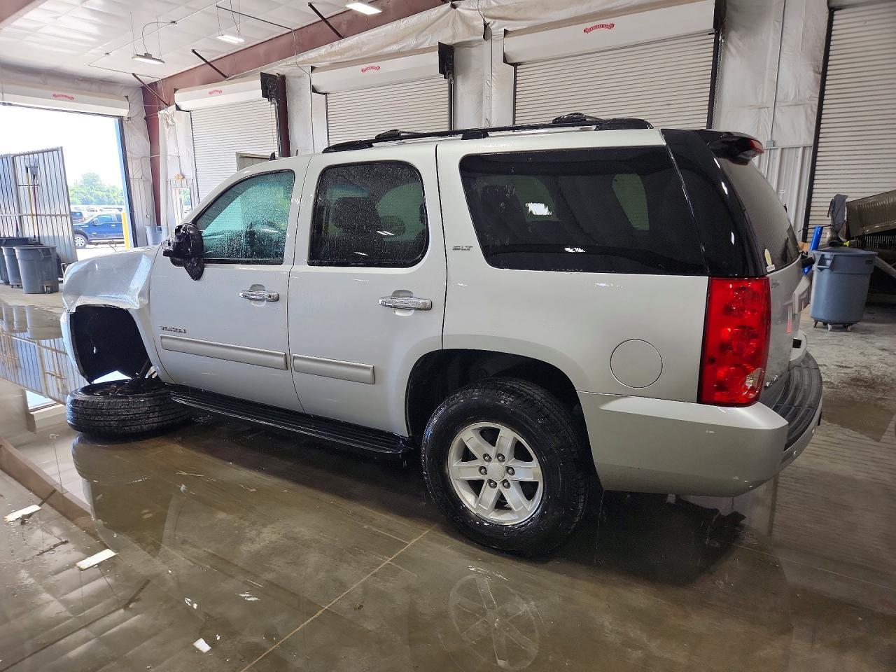 2014 GMC Yukon Slt - zdjęcie 2