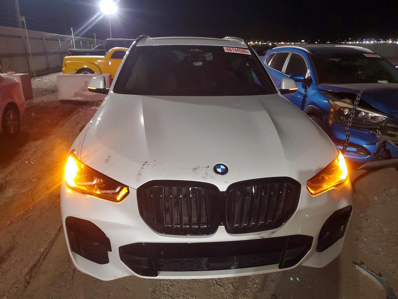 2022 BMW X5 xDrive40I - zdjęcie 5