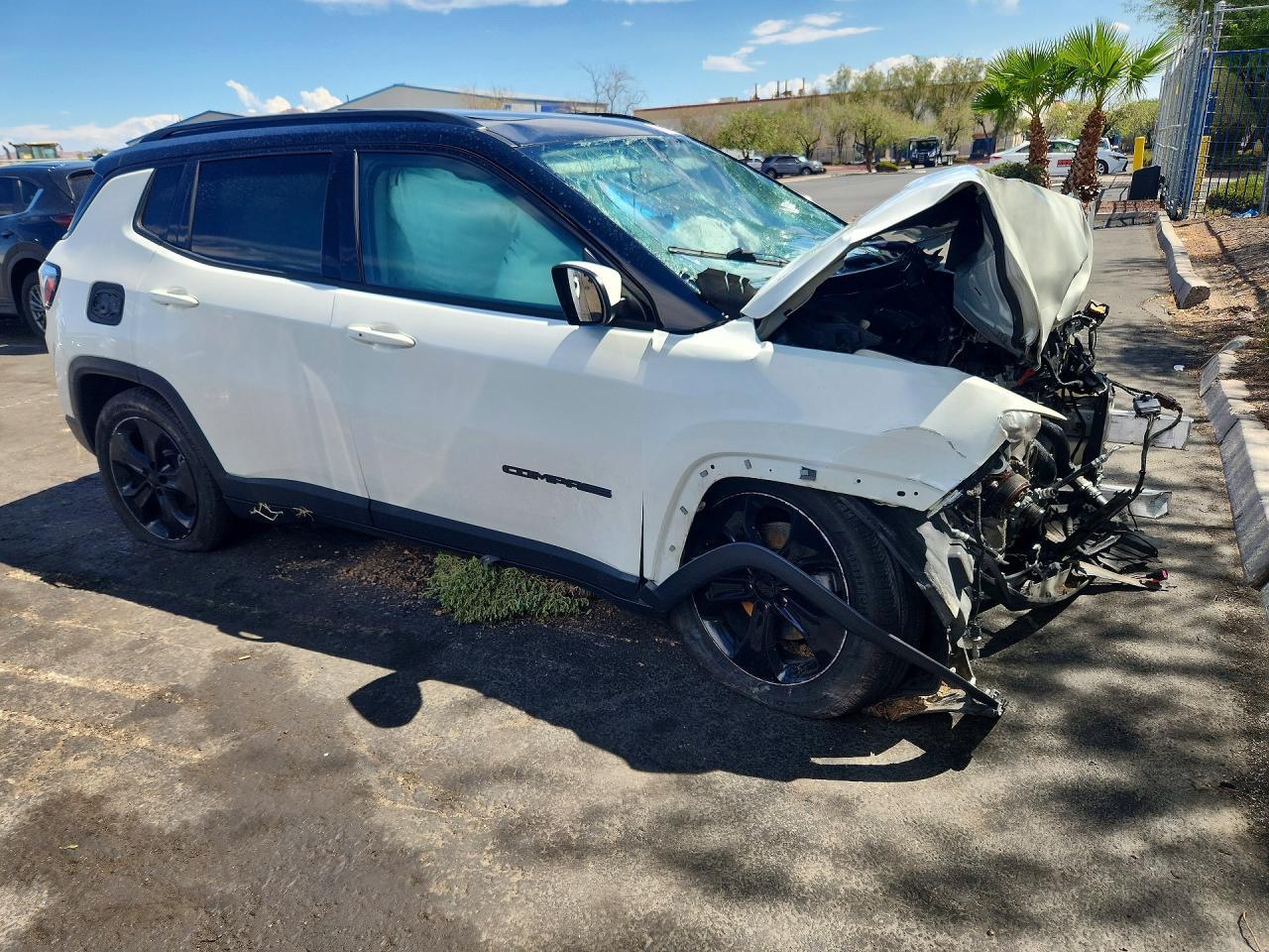 2021 Jeep Compass Latitude - zdjęcie 4