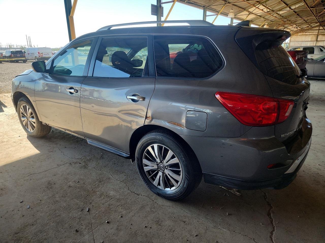 2019 Nissan Pathfinder Sv - zdjęcie 2
