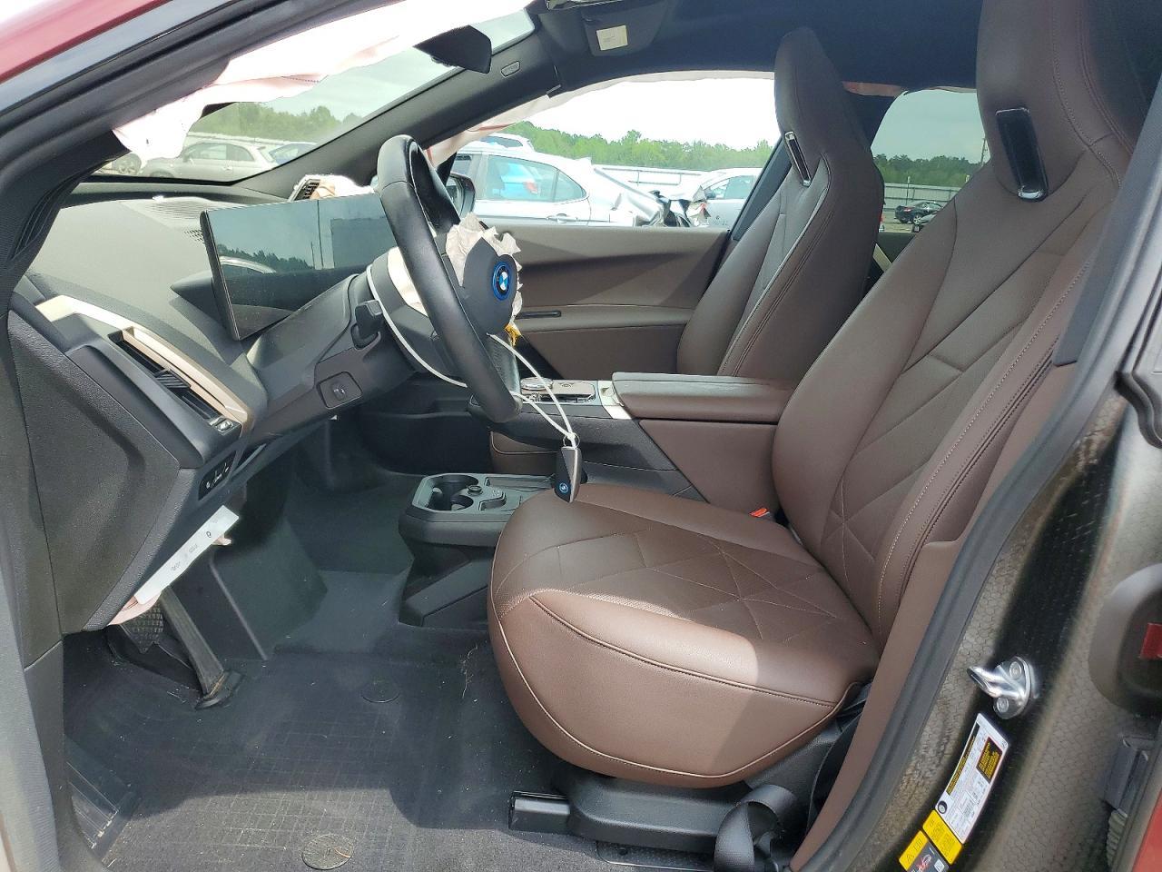2023 BMW Ix xDrive50 - zdjęcie 7