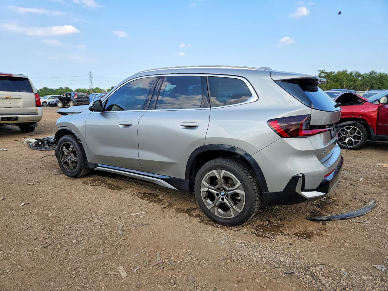 2024 BMW X1 xDrive28I - zdjęcie 2
