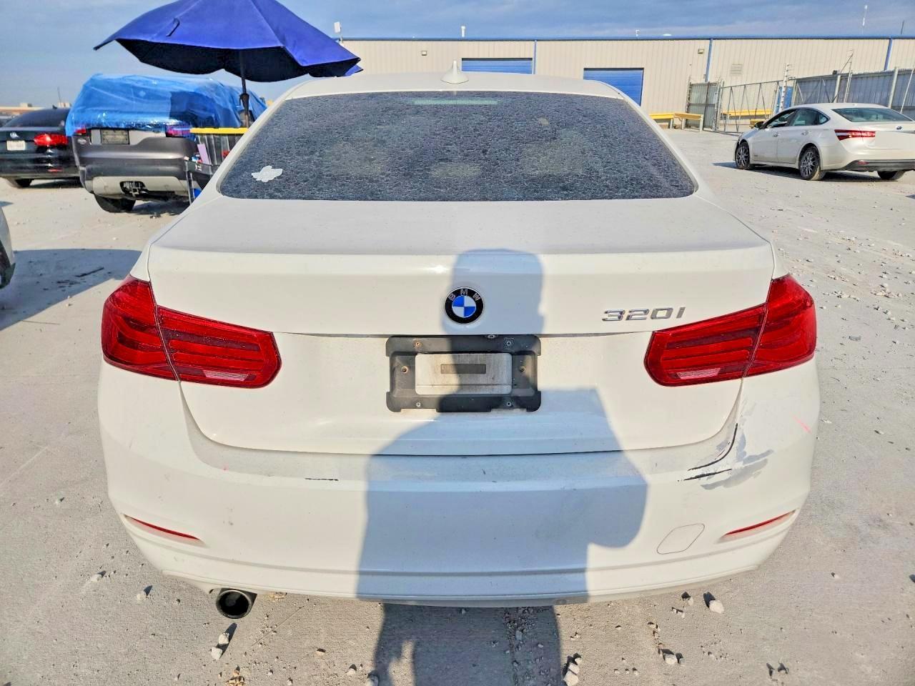 2018 BMW 320 I - zdjęcie 6