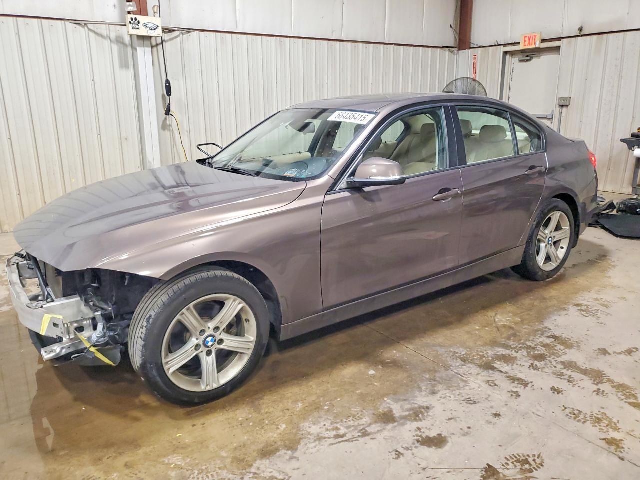 2013 BMW Seria 3 328i - zdjęcie główne