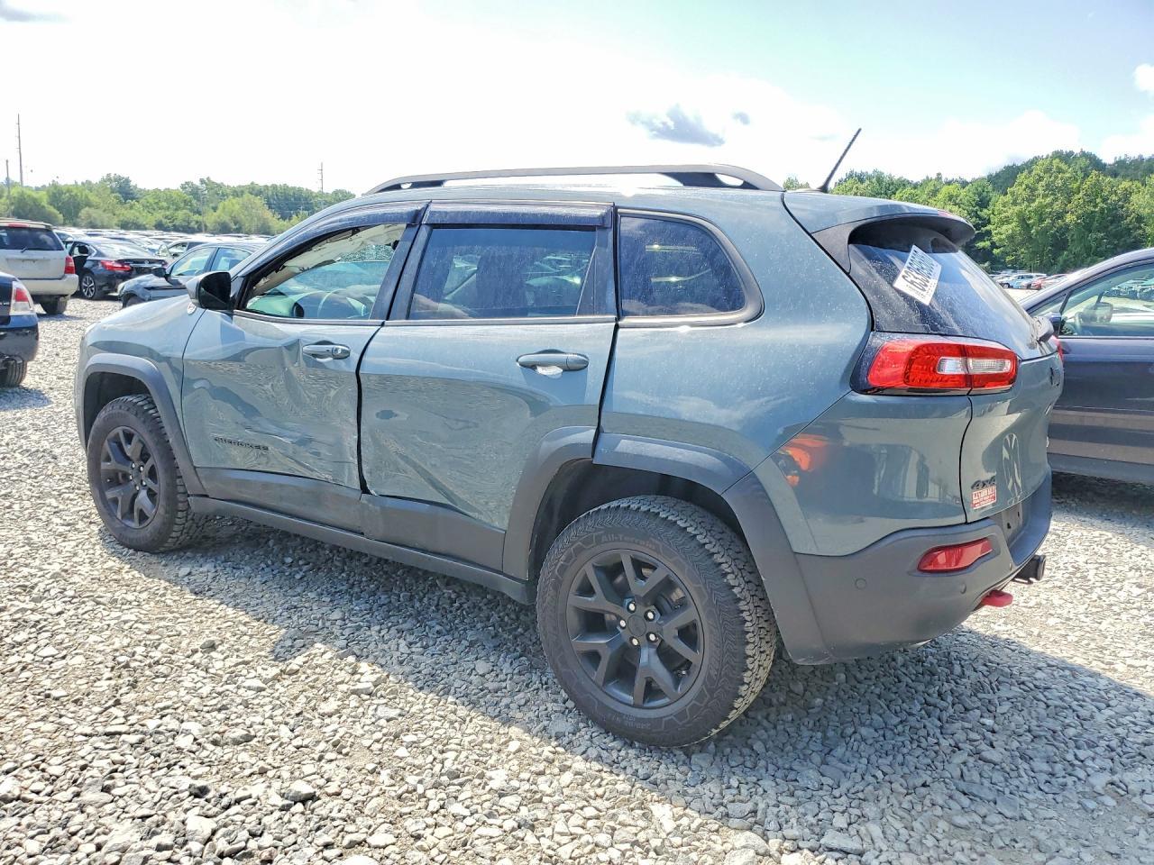 2015 Jeep Cherokee Trailhawk - zdjęcie 2