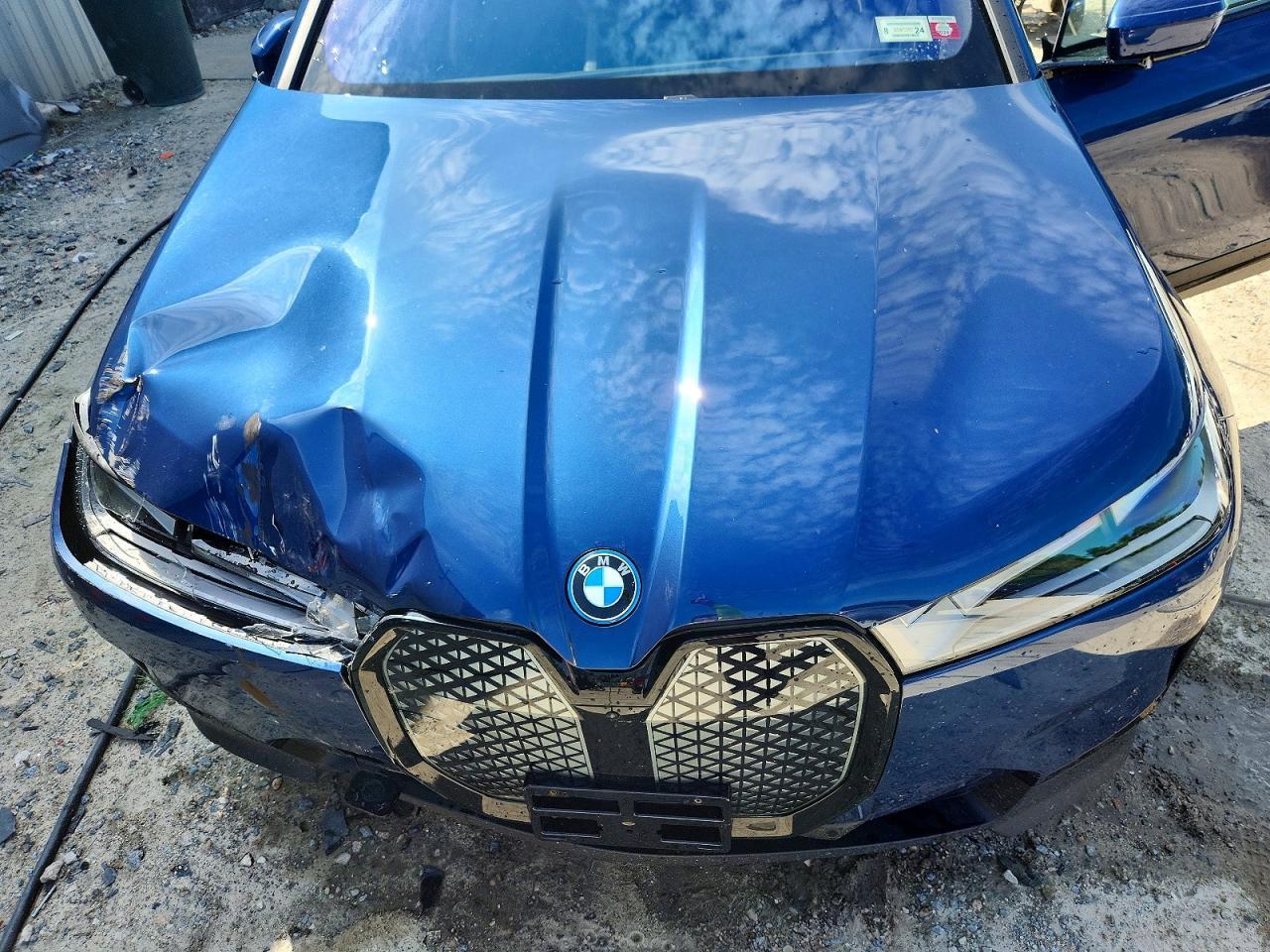 2022 BMW Ix xDrive50 - zdjęcie 12