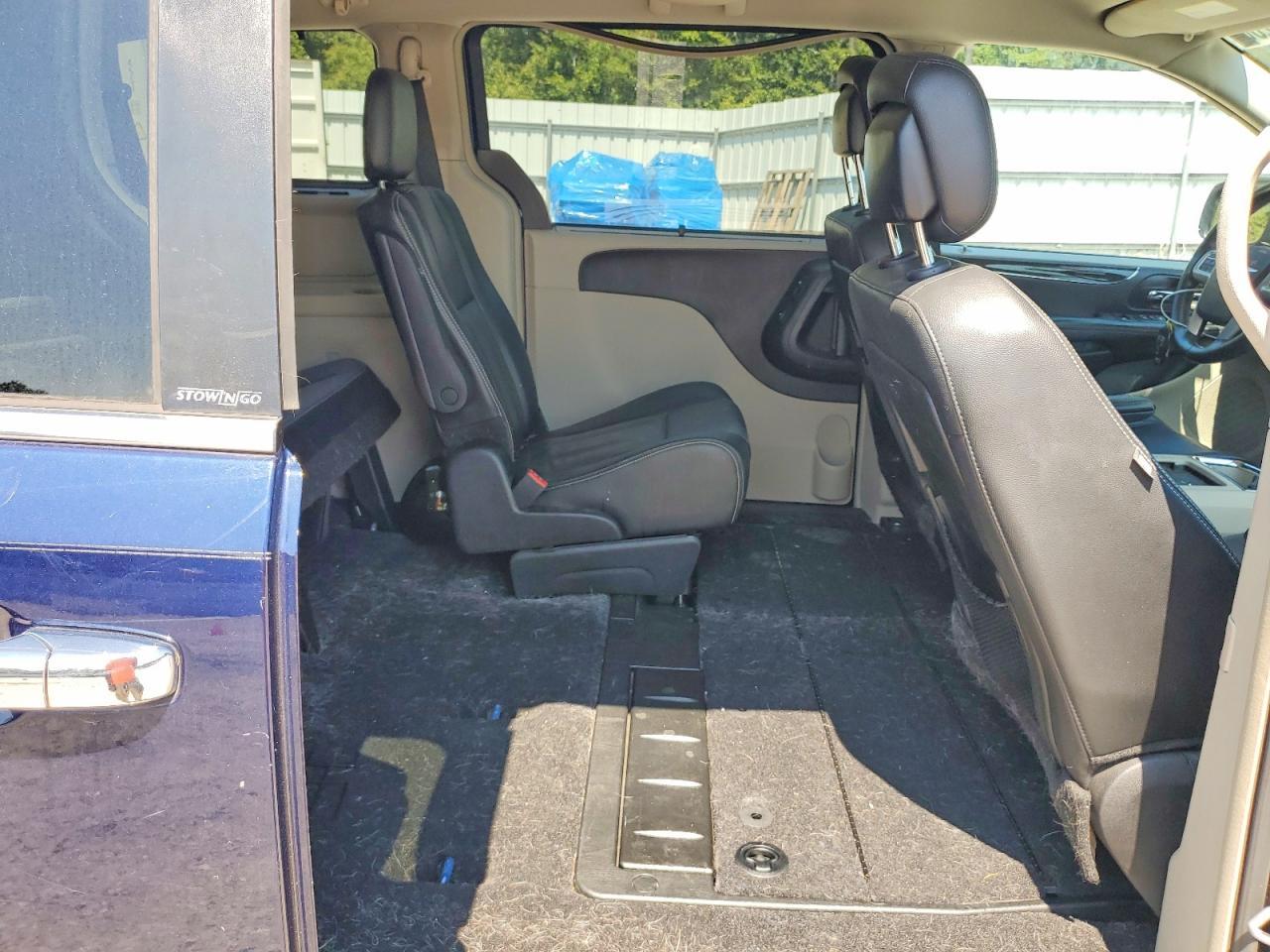 2013 Chrysler Town & Country Touring L - zdjęcie 11
