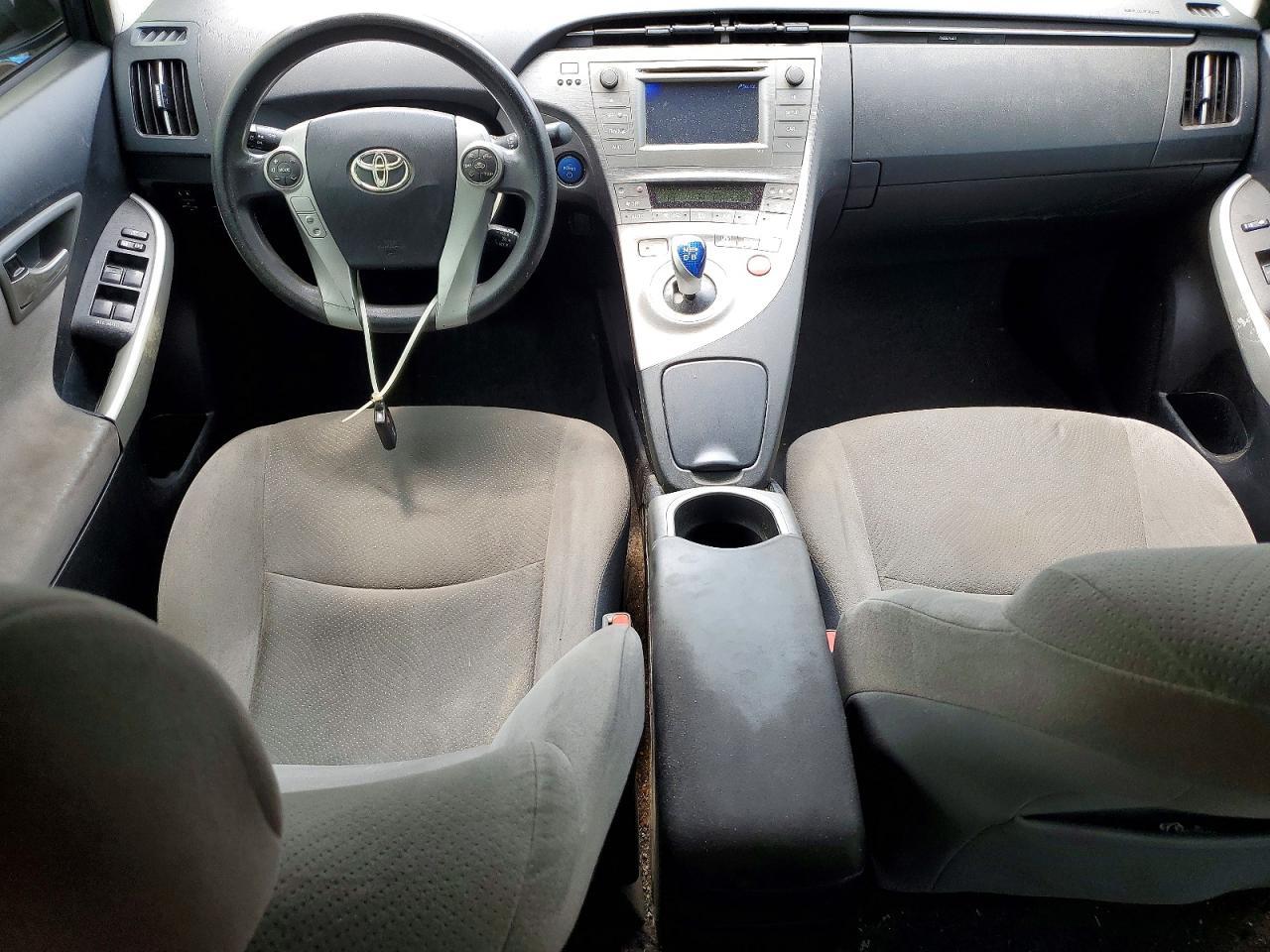 2015 Toyota Prius Two - zdjęcie 8