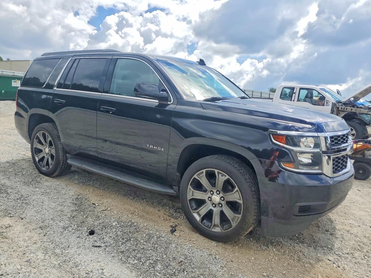 2017 Chevrolet Tahoe C1500 Ls - zdjęcie 4