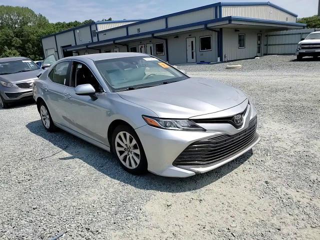 2018 Toyota Camry Le - zdjęcie 13