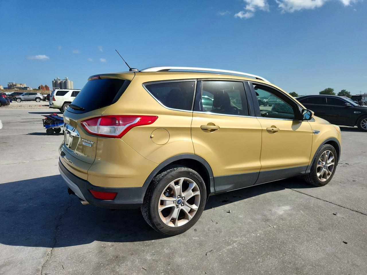 2014 Ford Escape Titanium - zdjęcie 3