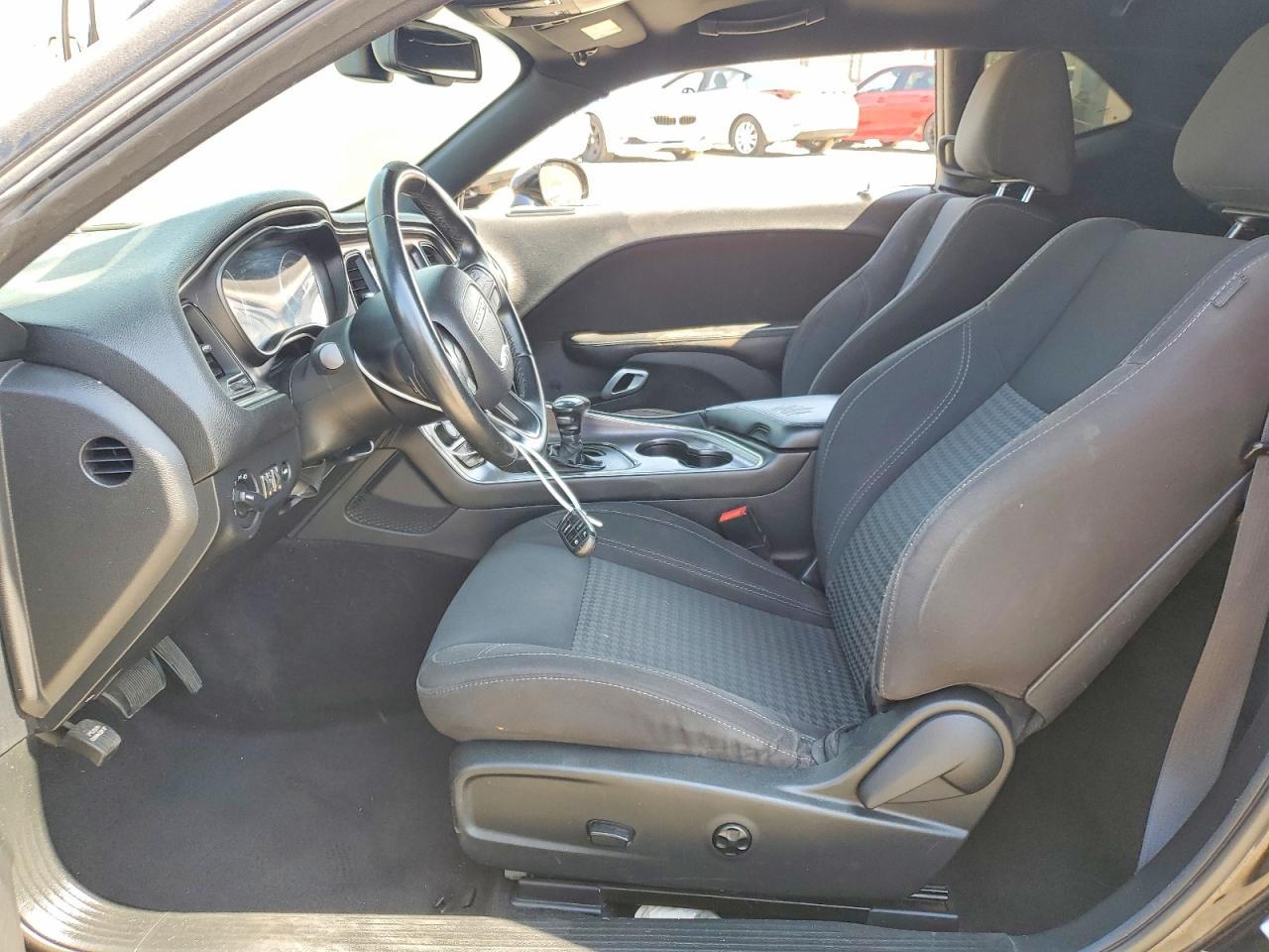 2016 Dodge Challenger Sxt - zdjęcie 7