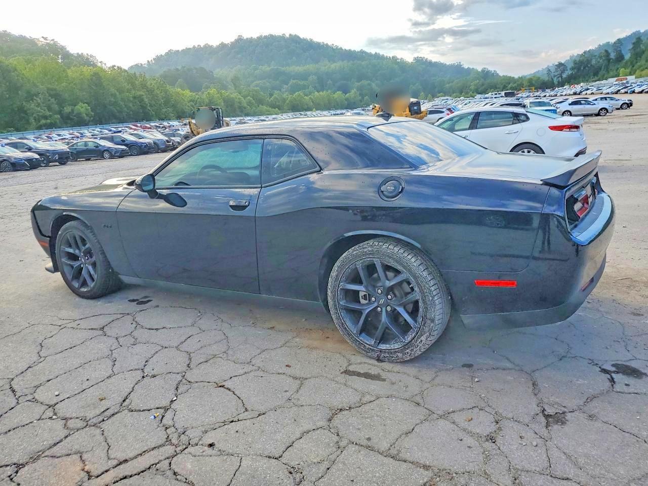 2023 Dodge Challenger R/T - zdjęcie 2