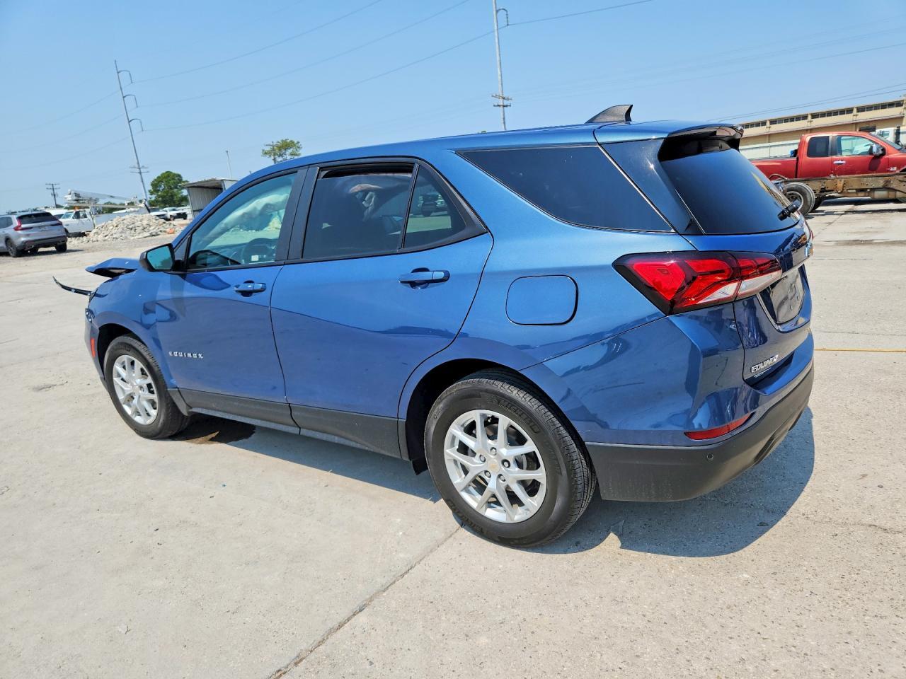 2024 Chevrolet Equinox Ls - zdjęcie 2