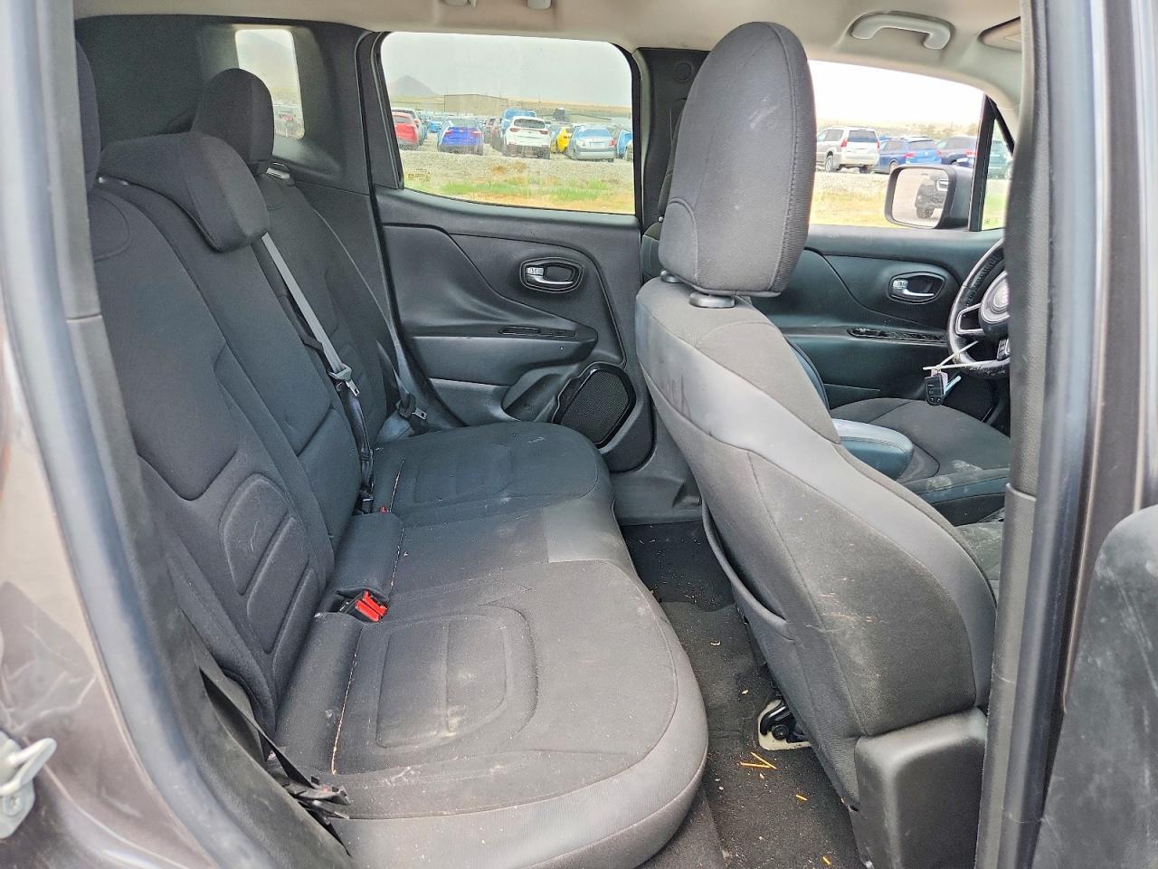 2016 Jeep Renegade Latitude - zdjęcie 10