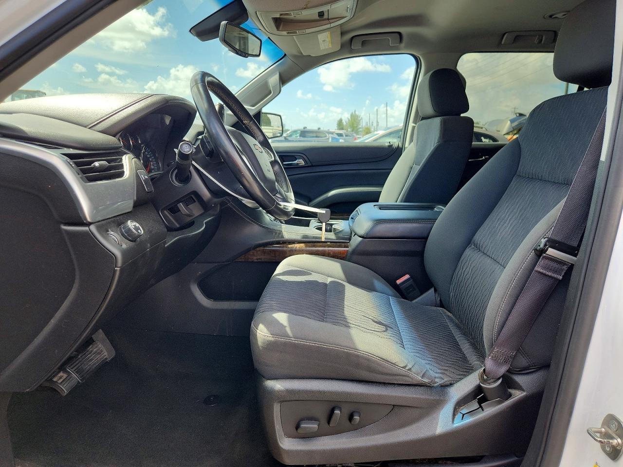 2016 Chevrolet Suburban C1500 Ls - zdjęcie 7