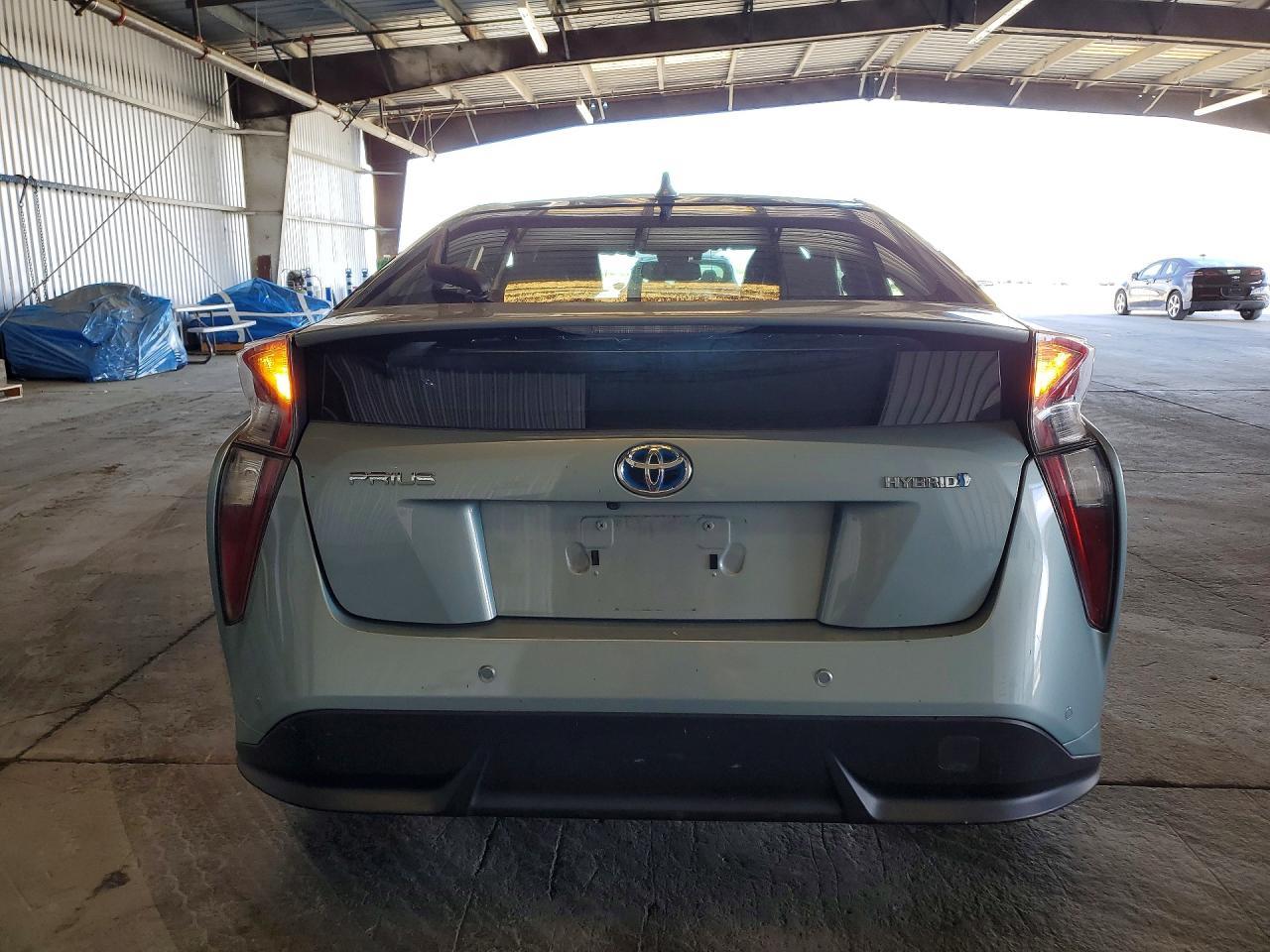 2017 Toyota Prius Four Touring - zdjęcie 6